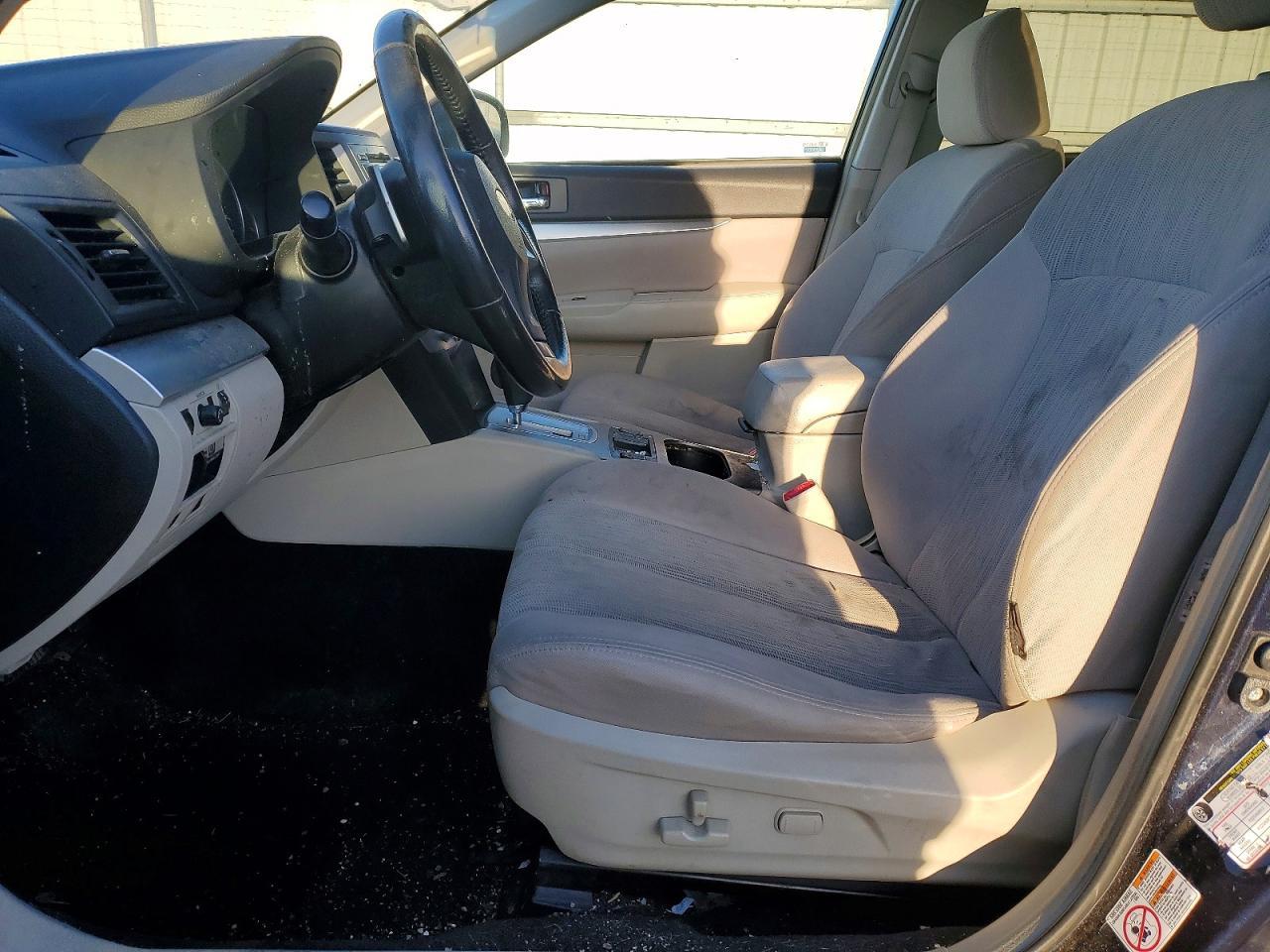 2013 Subaru Outback 2.5I Premium - Image 7