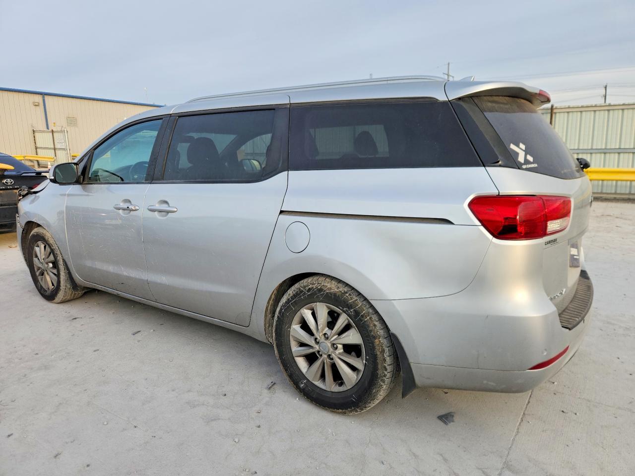 2016 Kia Sedona Lx - Фото 2