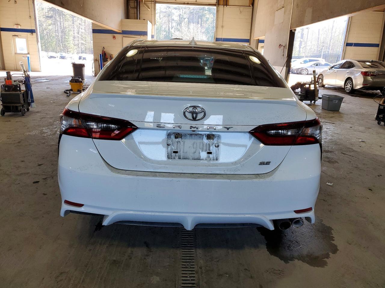 2023 Toyota Camry Se - Фото 6