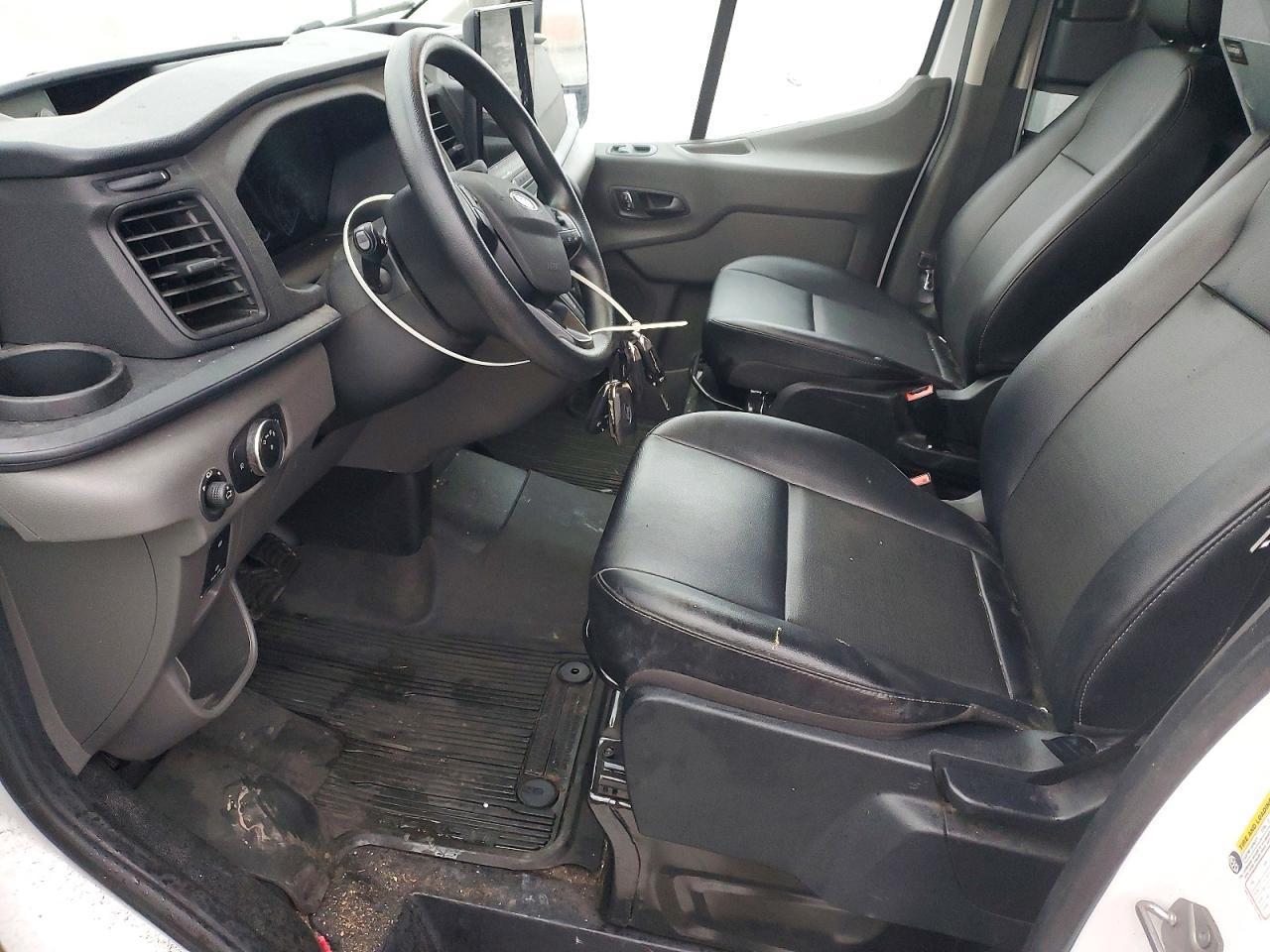 2023 Ford Transit 150 Utility / Service Van - Фото 7