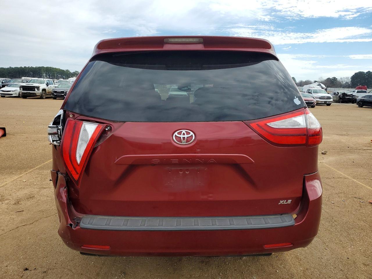 2016 Toyota Sienna Xle - Фото 6