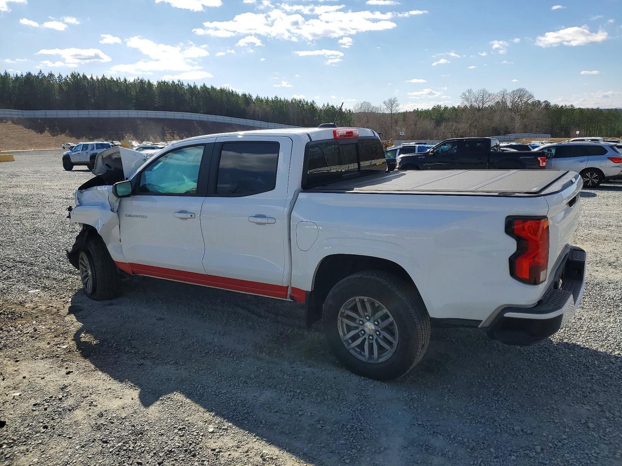 2024 Chevrolet Colorado Lt - Фото 2