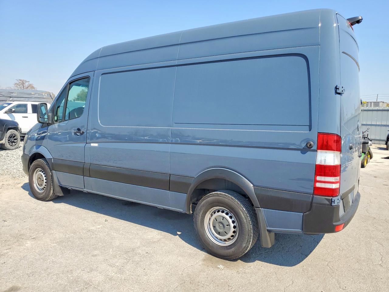 2018 Mercedes-Benz Sprinter 2500 - Фото 2
