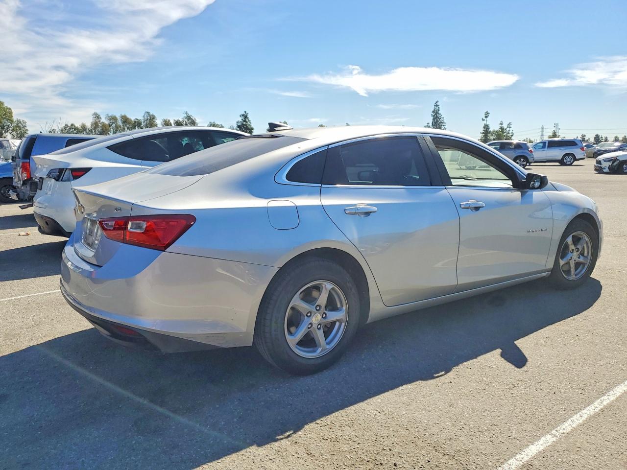 2016 Chevrolet Malibu Ls - Фото 3