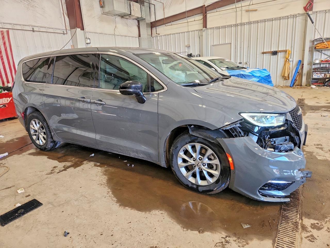 2025 Chrysler Pacifica Select - Image 4