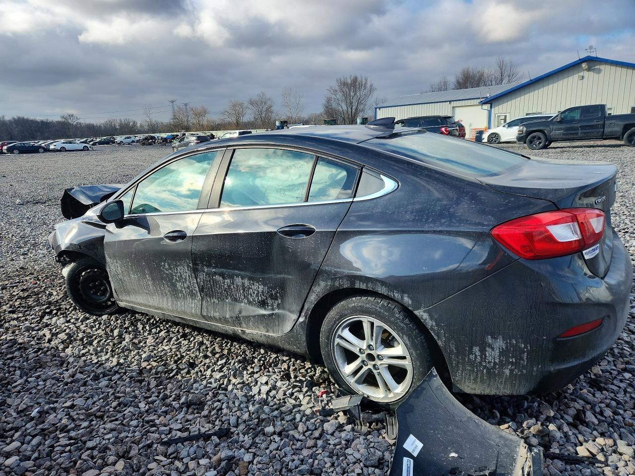 2016 Chevrolet Cruze L Ma - Image 2