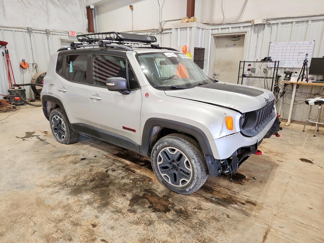2015 Jeep Renegade Trailhawk - Фото 4