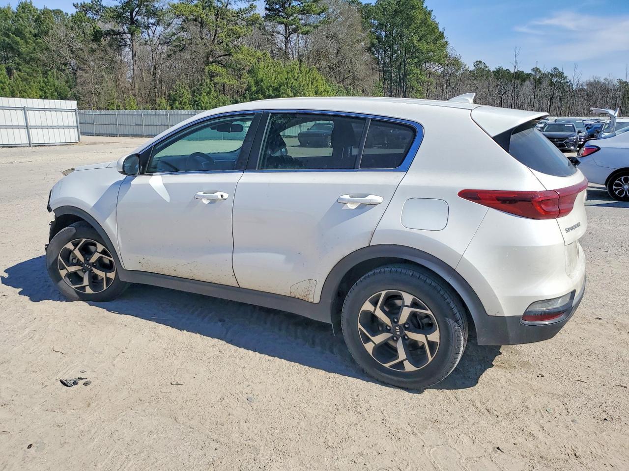 2021 Kia Sportage Lx - Image 2