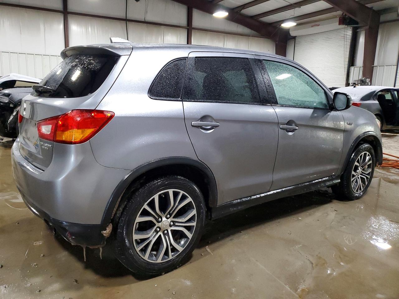 2017 Mitsubishi Outlander Sport Es - Image 3