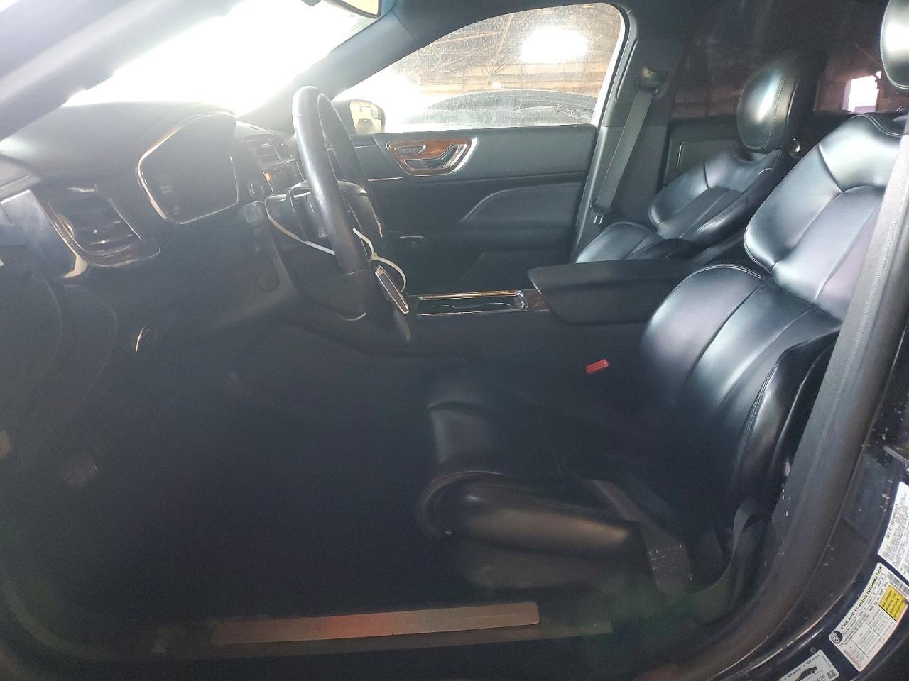 2017 Lincoln Continental Premiere - Фото 7