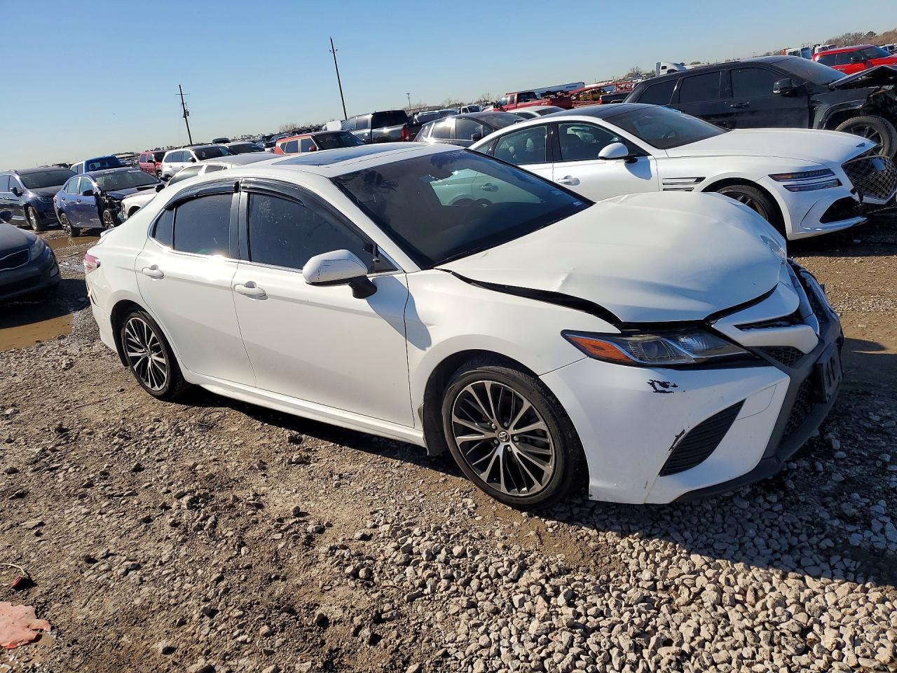 2018 Toyota Camry - Фото 4