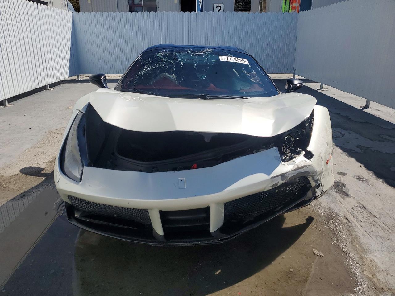 2018 Ferrari 488 Spider - Фото 5