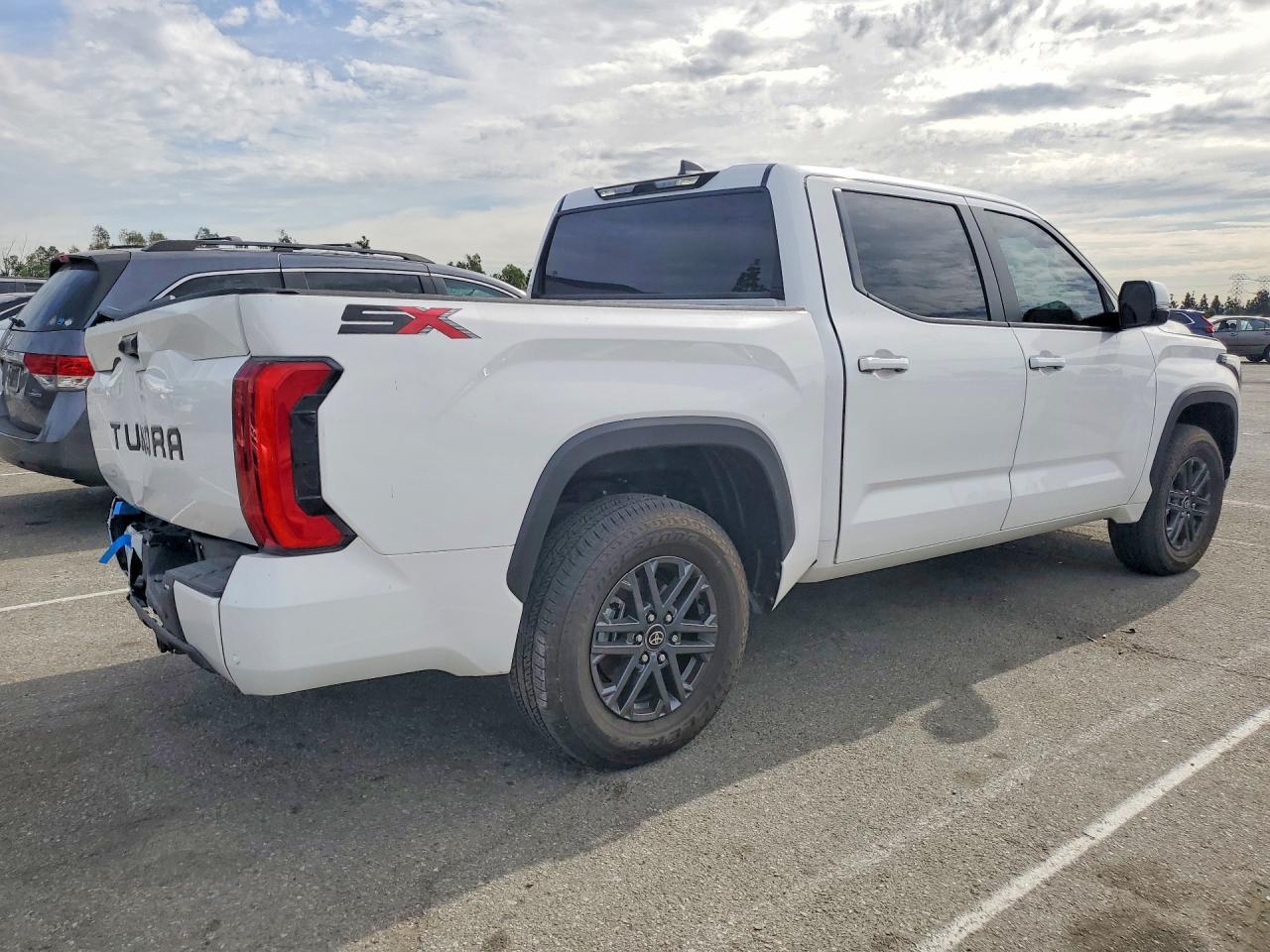 2025 Toyota Tundra Crewmax Sr - Image 3