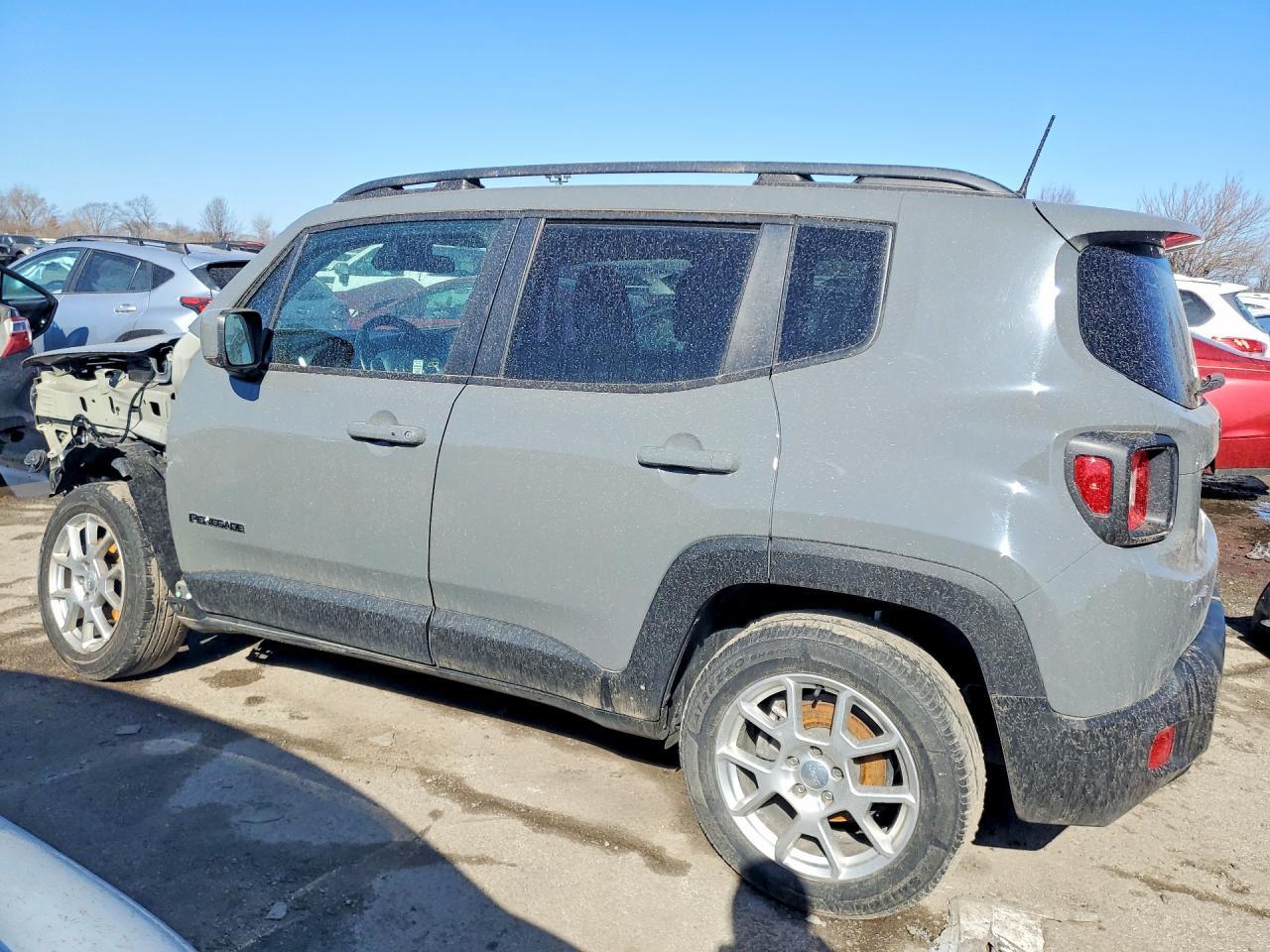 2019 Jeep Renegade Latitude - Image 2