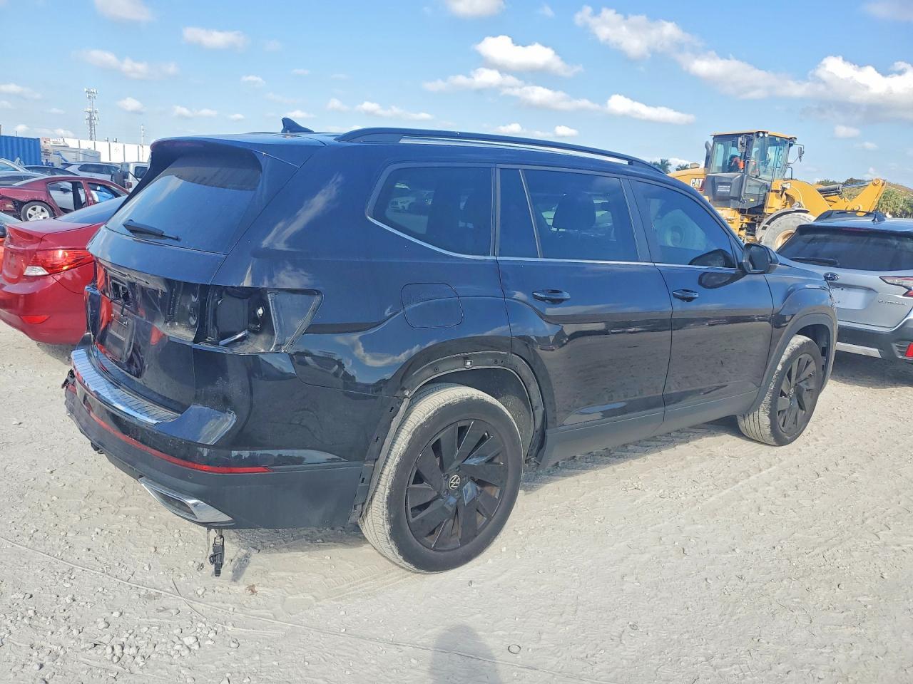 2024 Volkswagen Atlas Se - Image 3