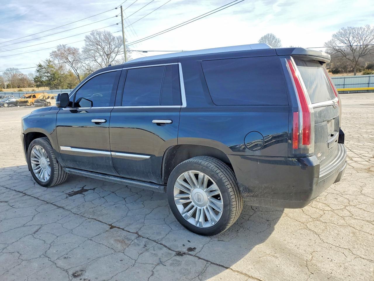 2019 Cadillac Escalade Platinum - Фото 2