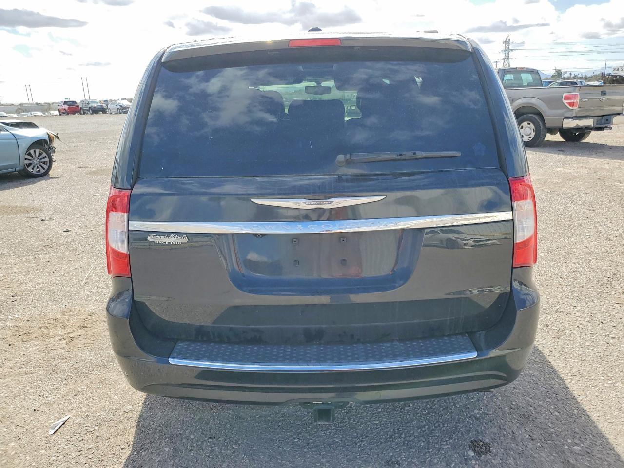 2014 Chrysler Town & Country Touring L - Фото 6
