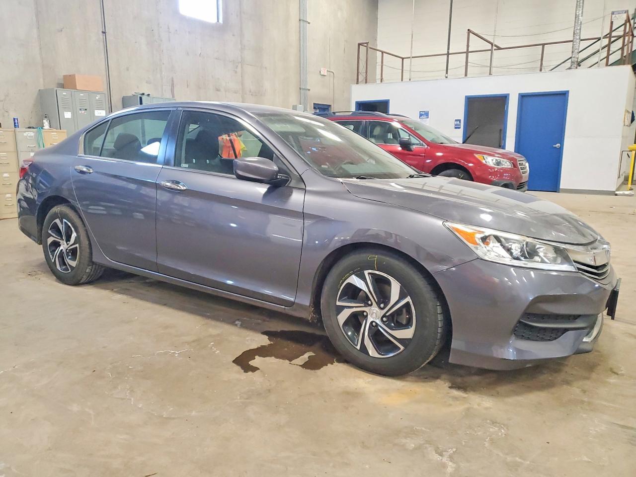 2017 Honda Accord Lx - Фото 4