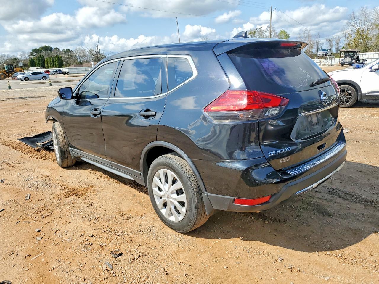 2017 Nissan Rogue S - Фото 2