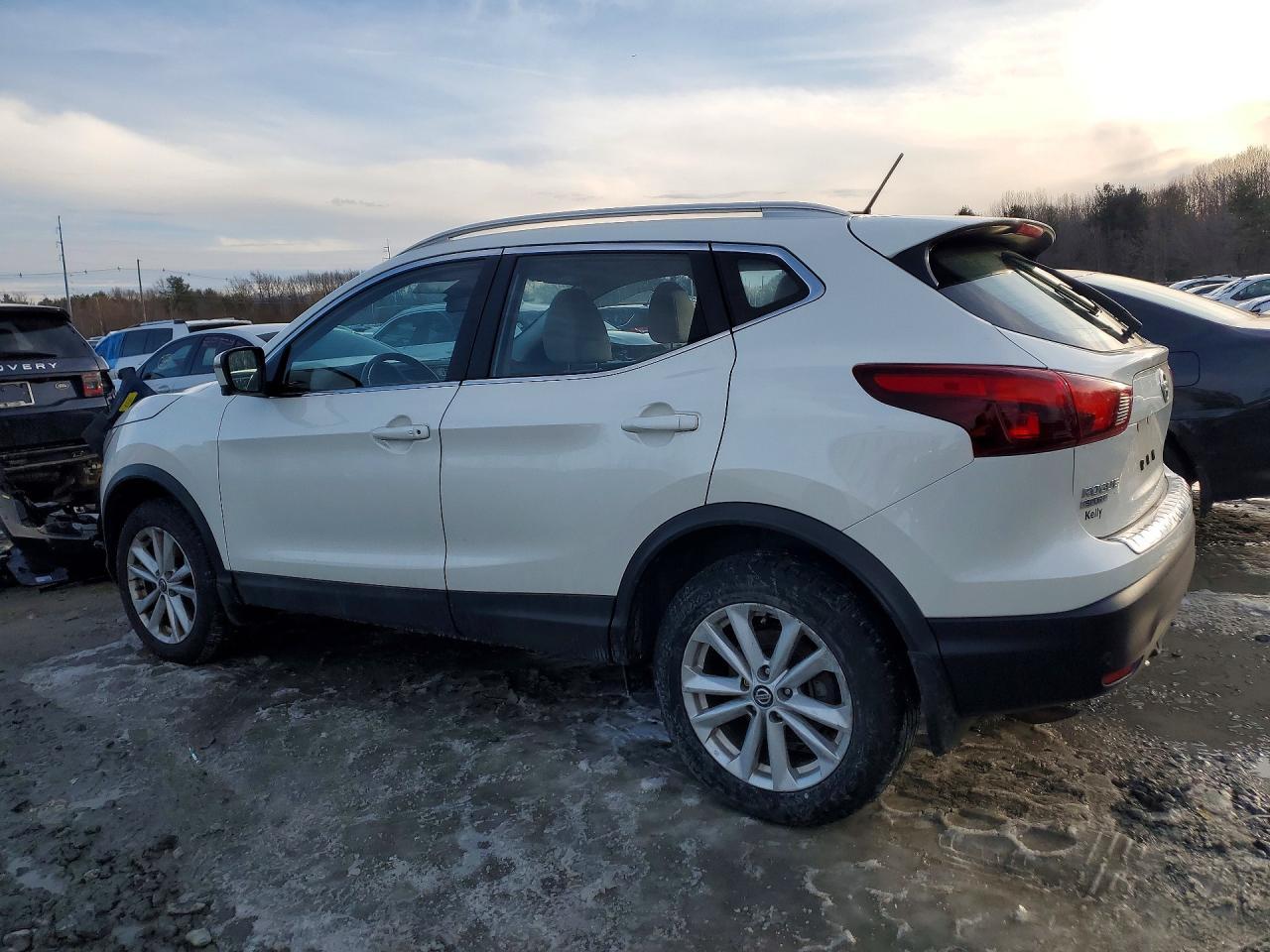 2019 Nissan Rogue Sport S - Фото 2