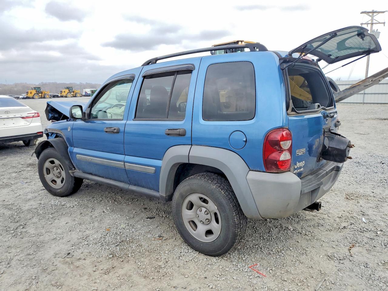 2005 Jeep Liberty - Фото 2