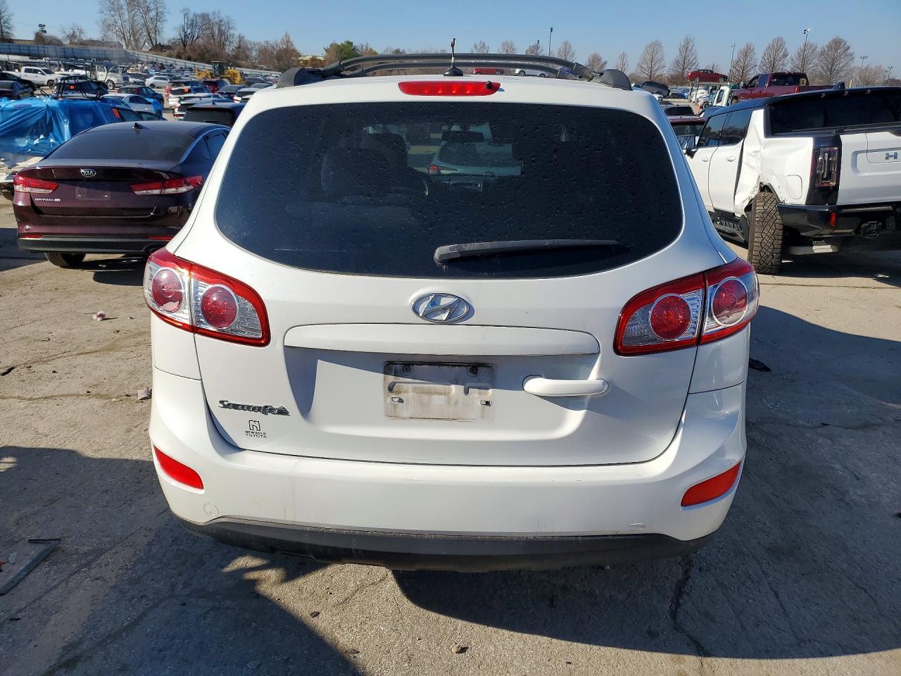 2012 Hyundai Santa Fe Gls - Image 6