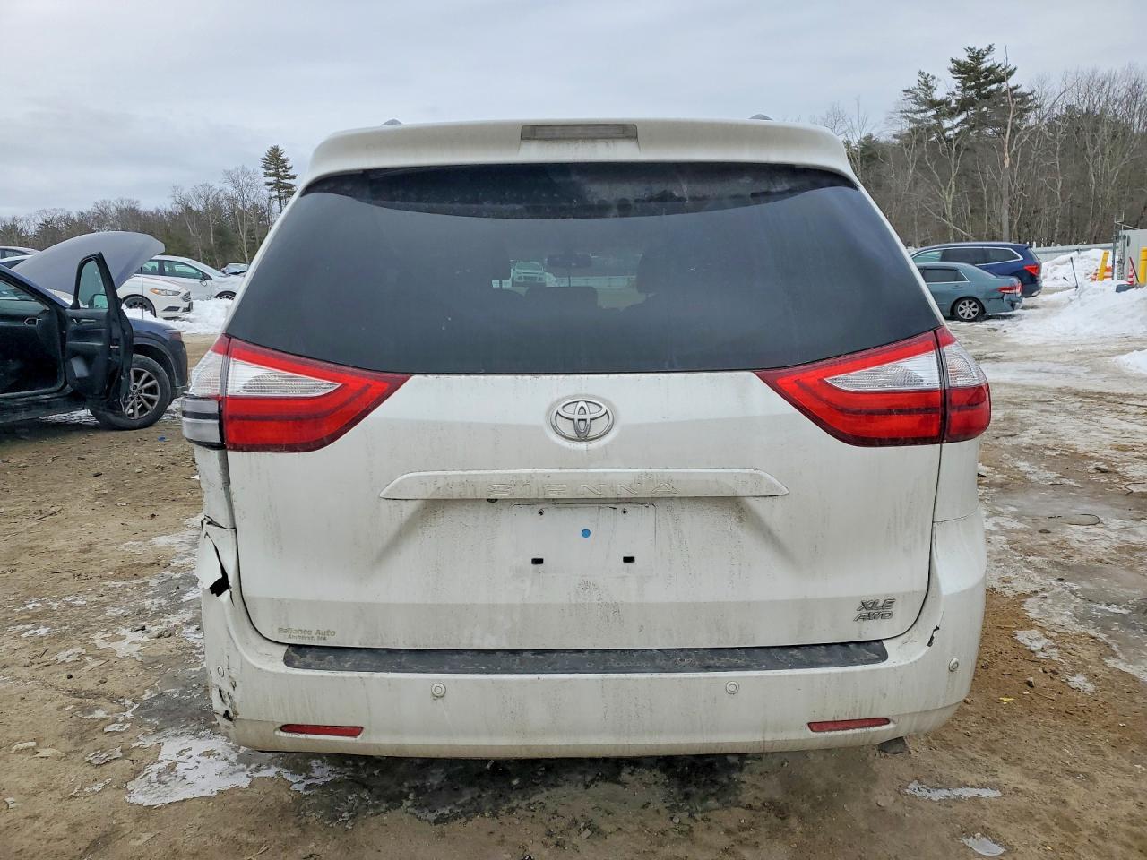 2016 Toyota Sienna Xle - Фото 6