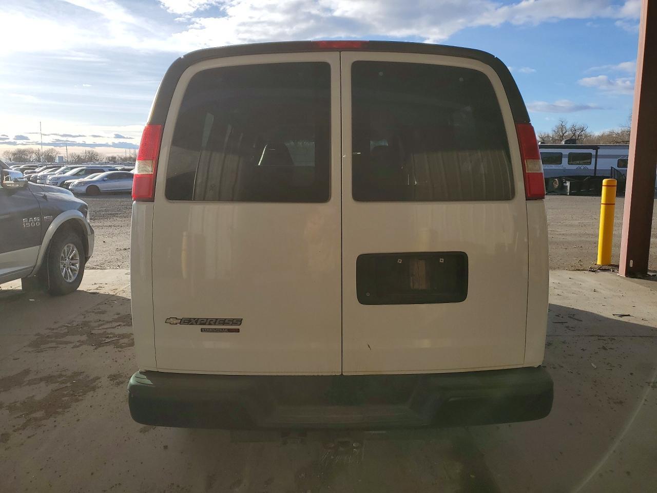 2009 Chevrolet Express G1500 - Фото 6