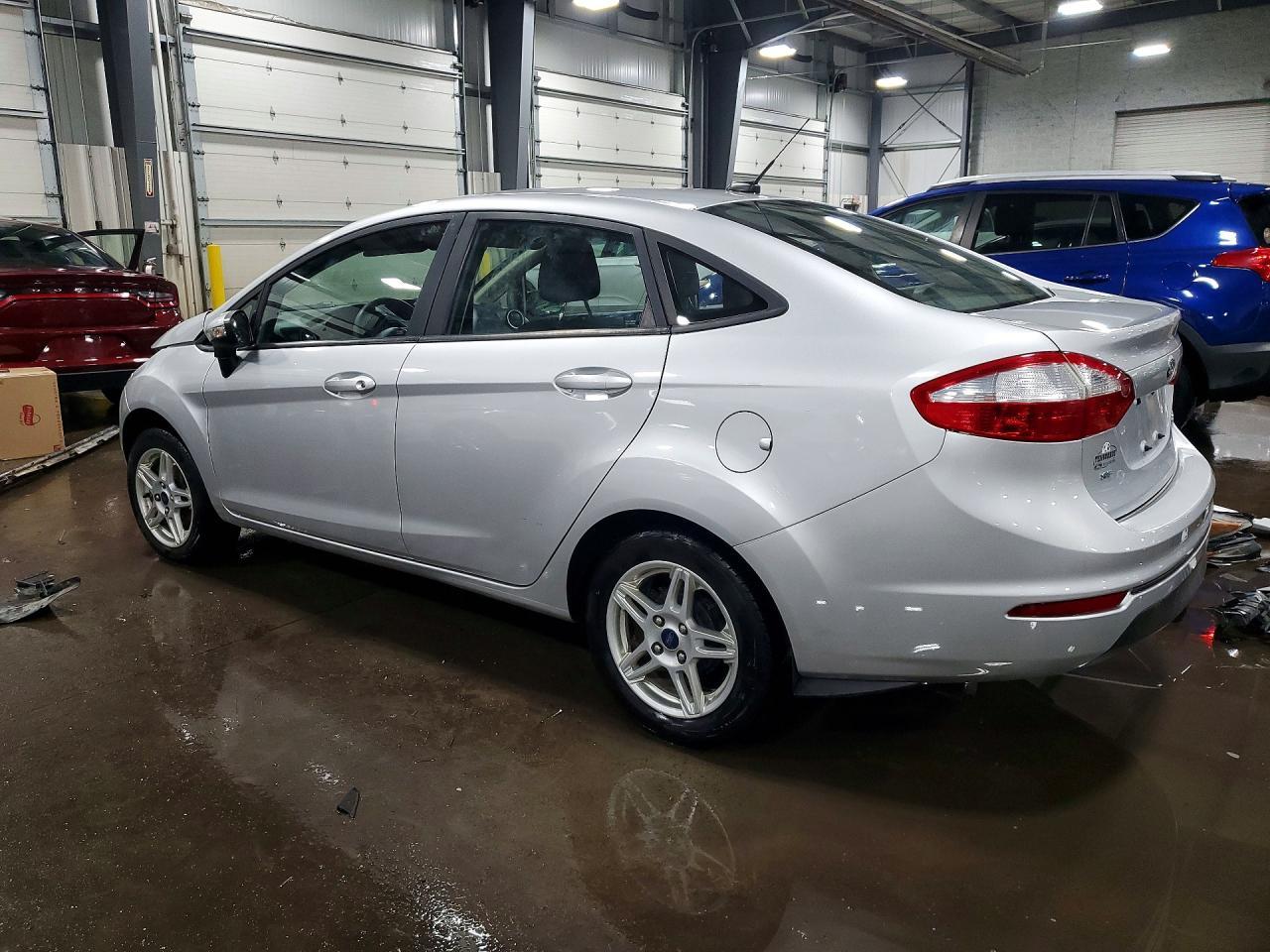 2017 Ford Fiesta Se - Фото 2