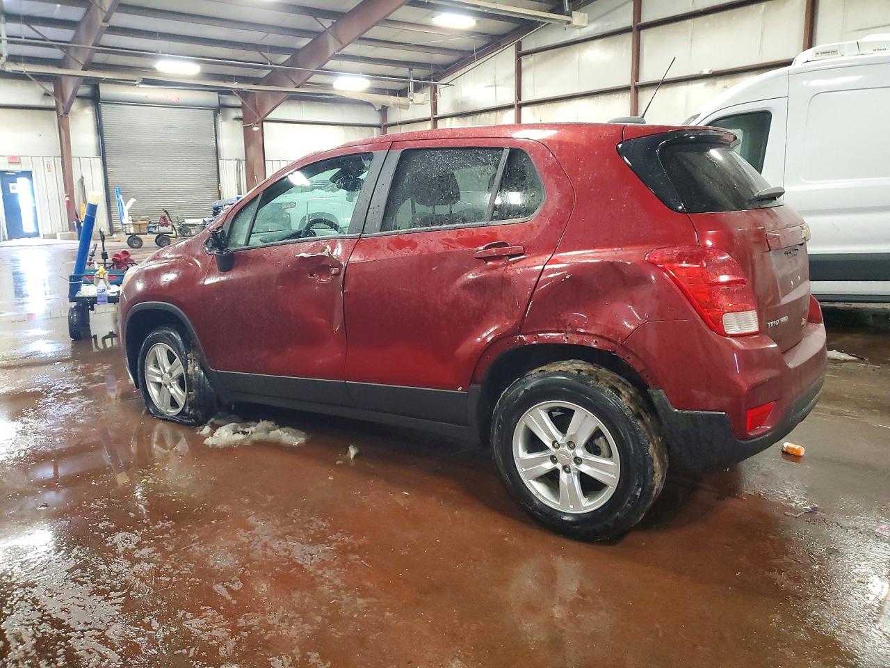 2021 Chevrolet Trax Ls - Фото 2