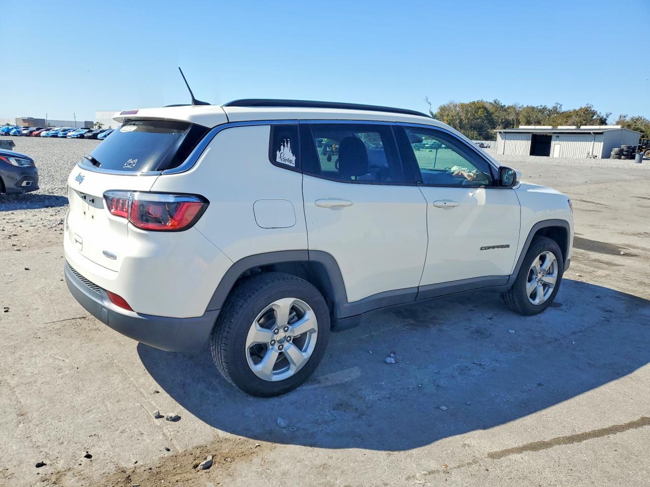 2020 Jeep Compass Latitude - Фото 3