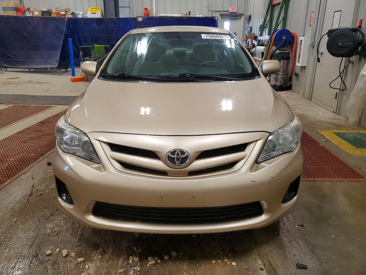 2012 Toyota Corolla L - Фото 5