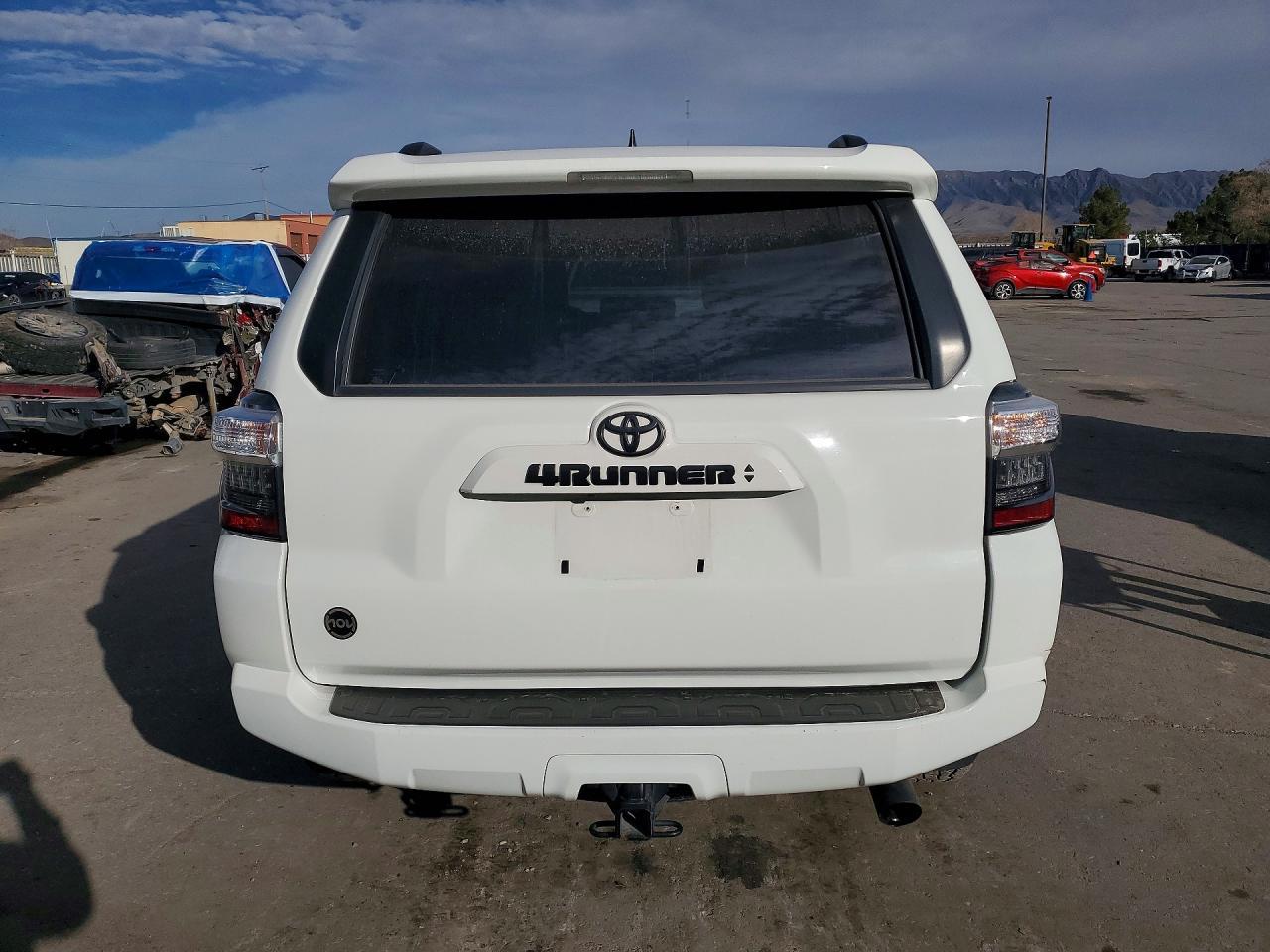 2022 Toyota 4Runner Sr5 - Фото 6