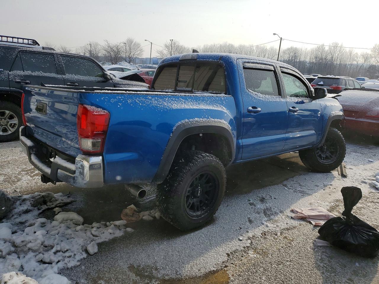 2016 Toyota Tacoma - Фото 3