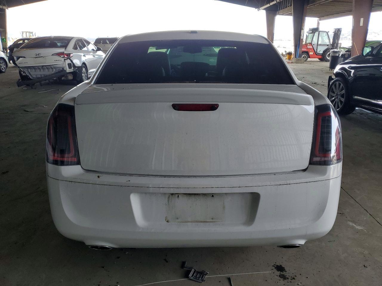 2013 Chrysler 300 S - Image 6