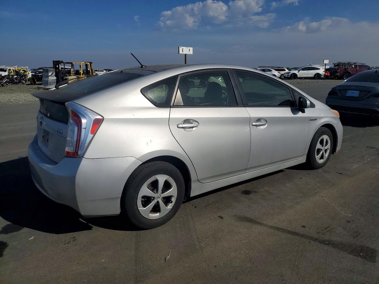 2013 Toyota Prius Two - Image 3