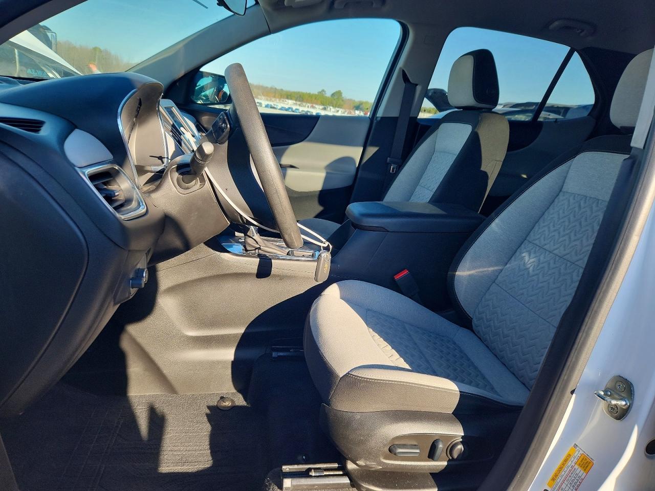 2022 Chevrolet Equinox Ls - Image 7