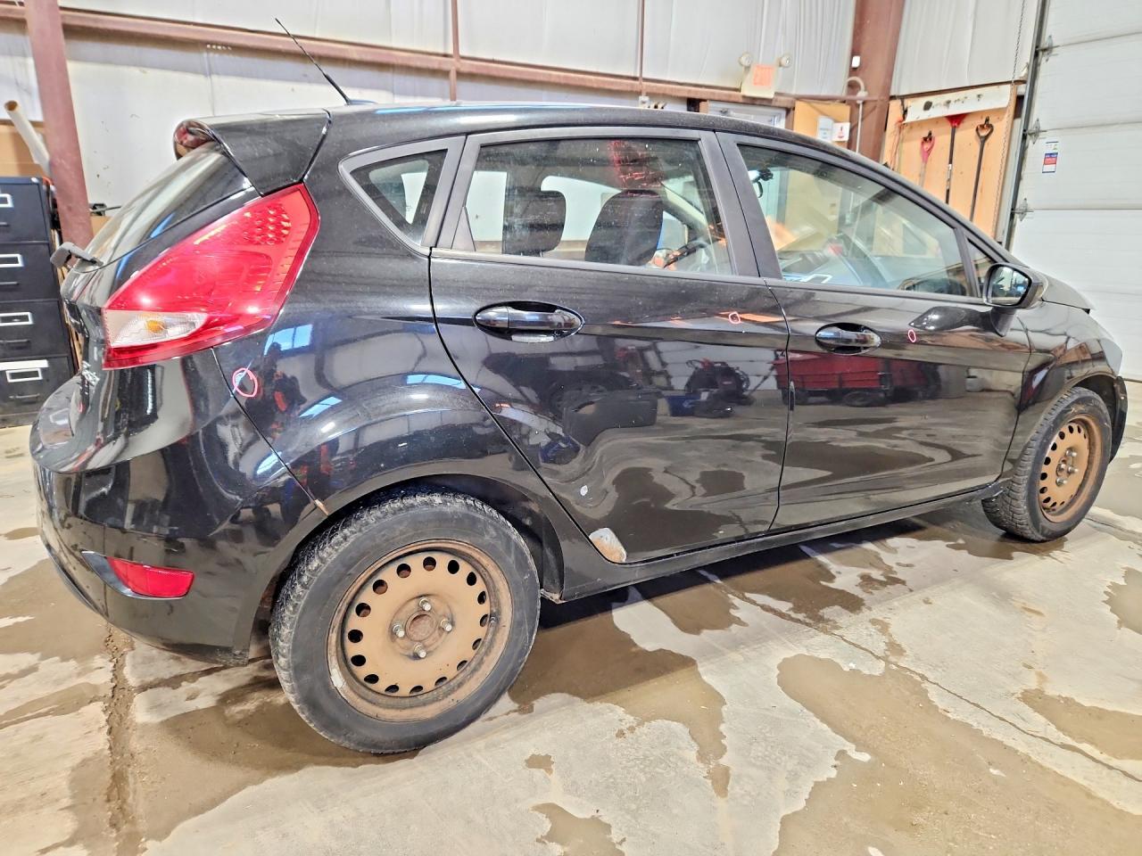 2011 Ford Fiesta Se - Image 3