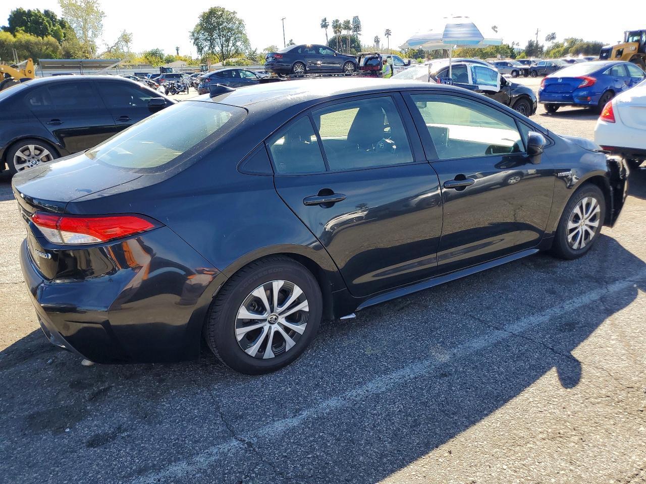 2020 Toyota Corolla Le - Image 3