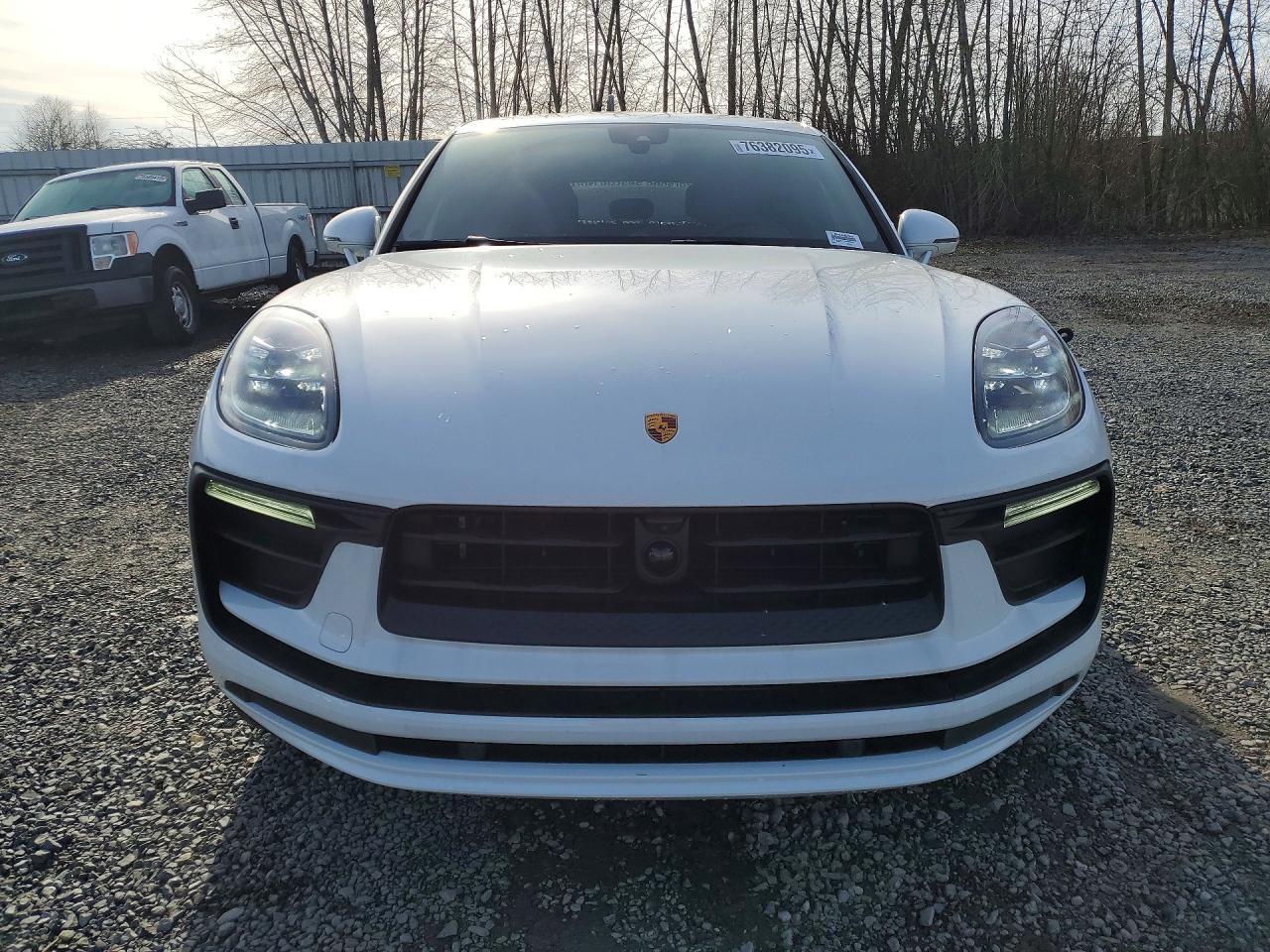 2025 Porsche Macan Base - Image 5