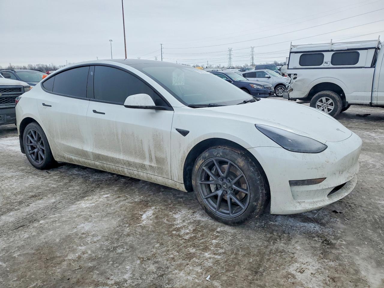 2023 Tesla Model 3 - Фото 4