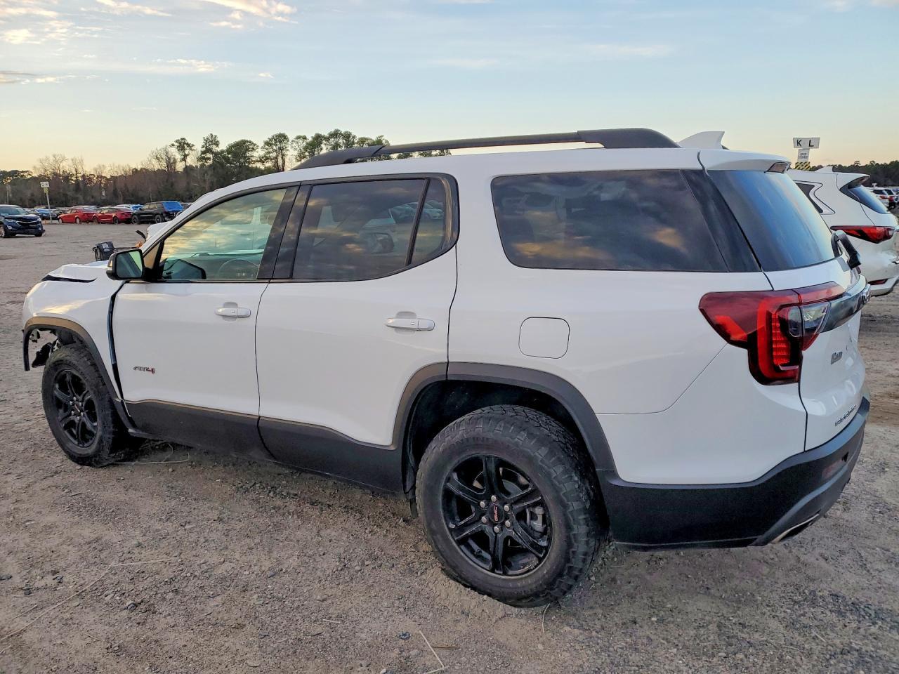 2023 GMC Acadia At4 - Фото 2