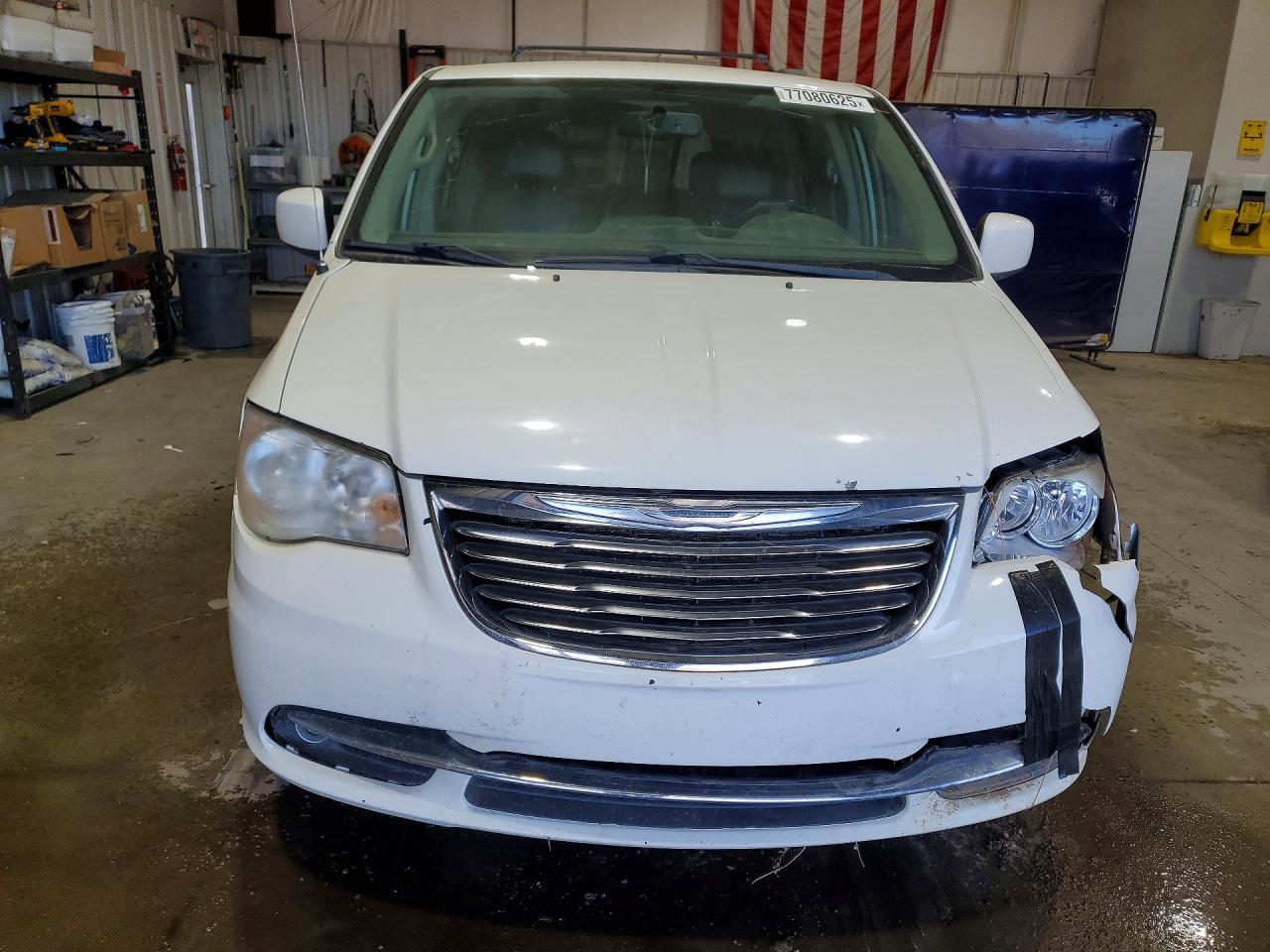 2013 Chrysler Town & Country Touring - Фото 5