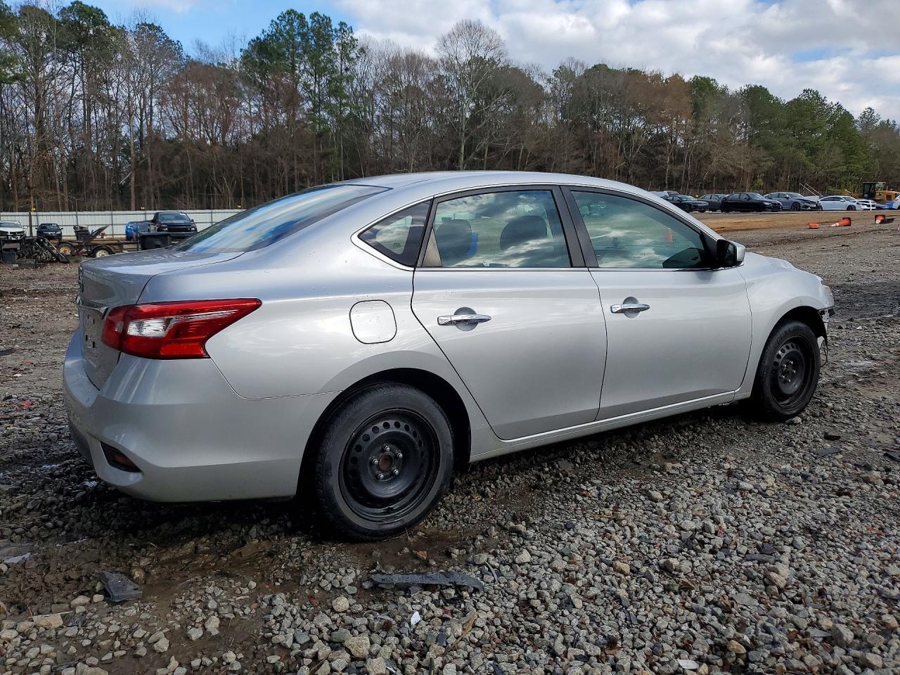 2019 Nissan Sentra S - Фото 3