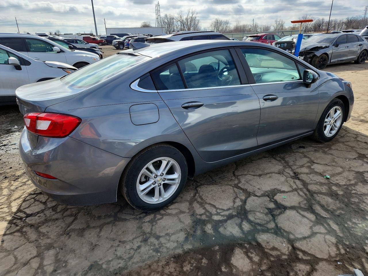 2018 Chevrolet Cruze Lt - Фото 3