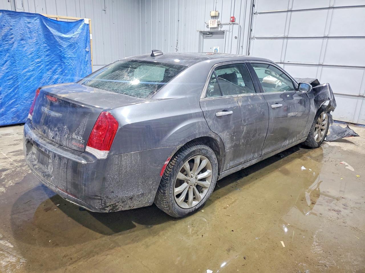 2017 Chrysler 300C - Image 3