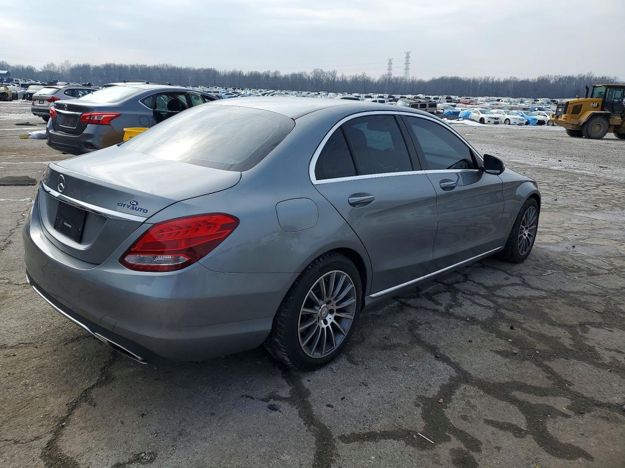 2016 Mercedes-Benz C 300 - Фото 3