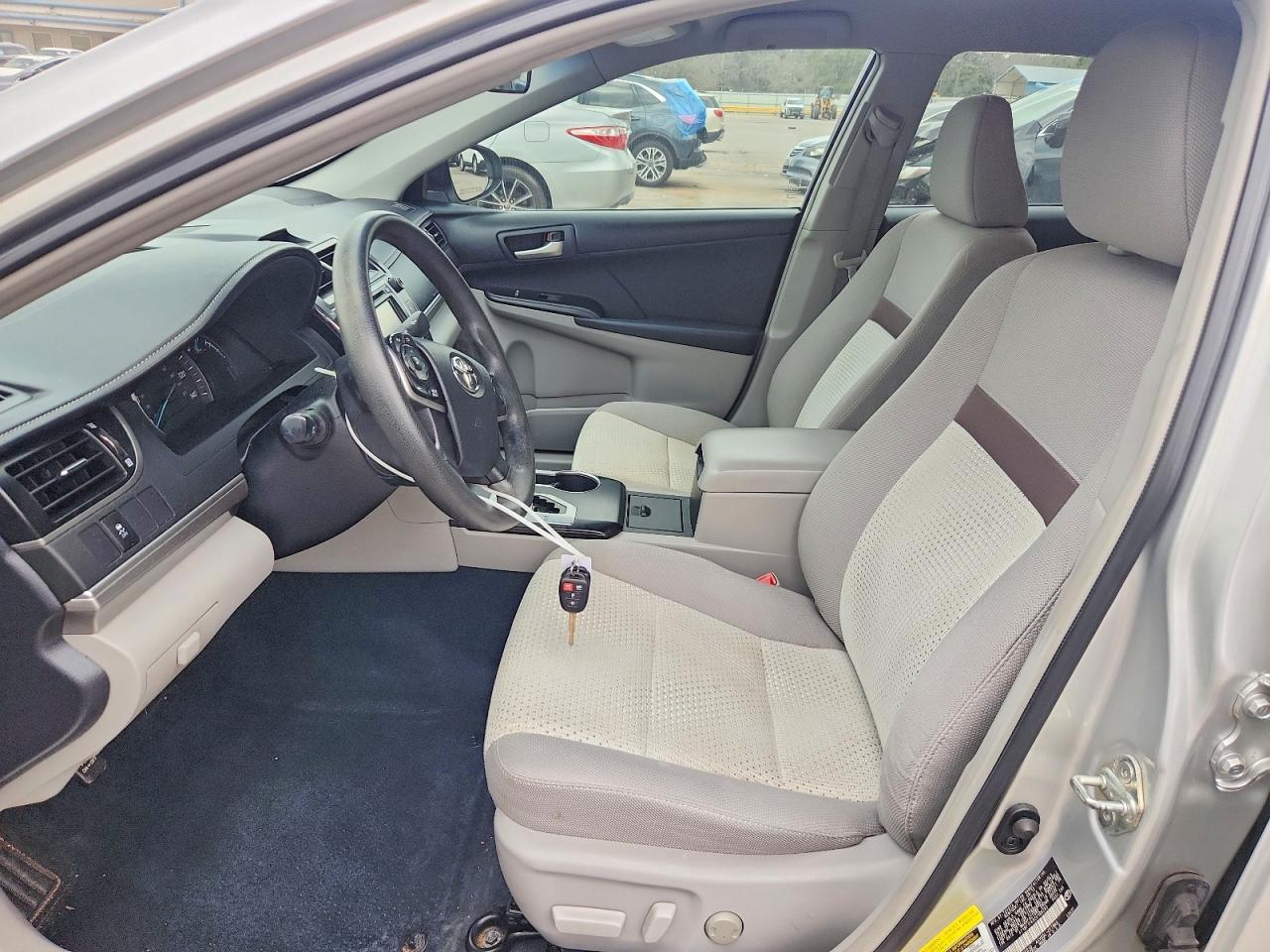 2012 Toyota Camry Le - Image 7