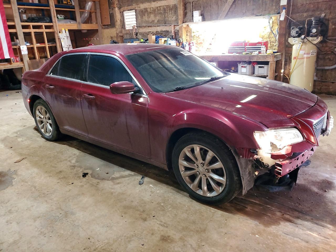 2018 Chrysler 300 Touring - Фото 4