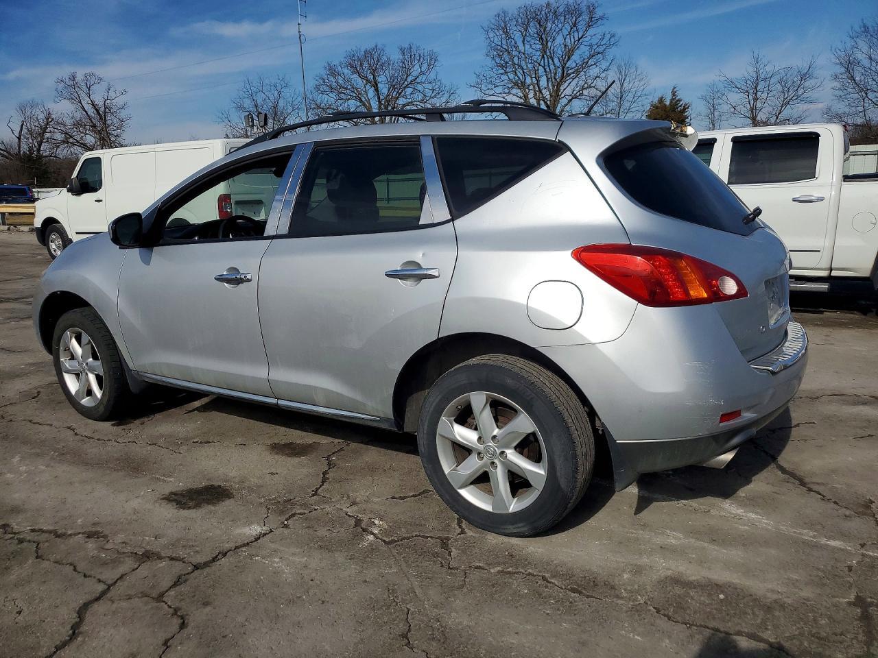 2010 Nissan Murano S - Фото 2